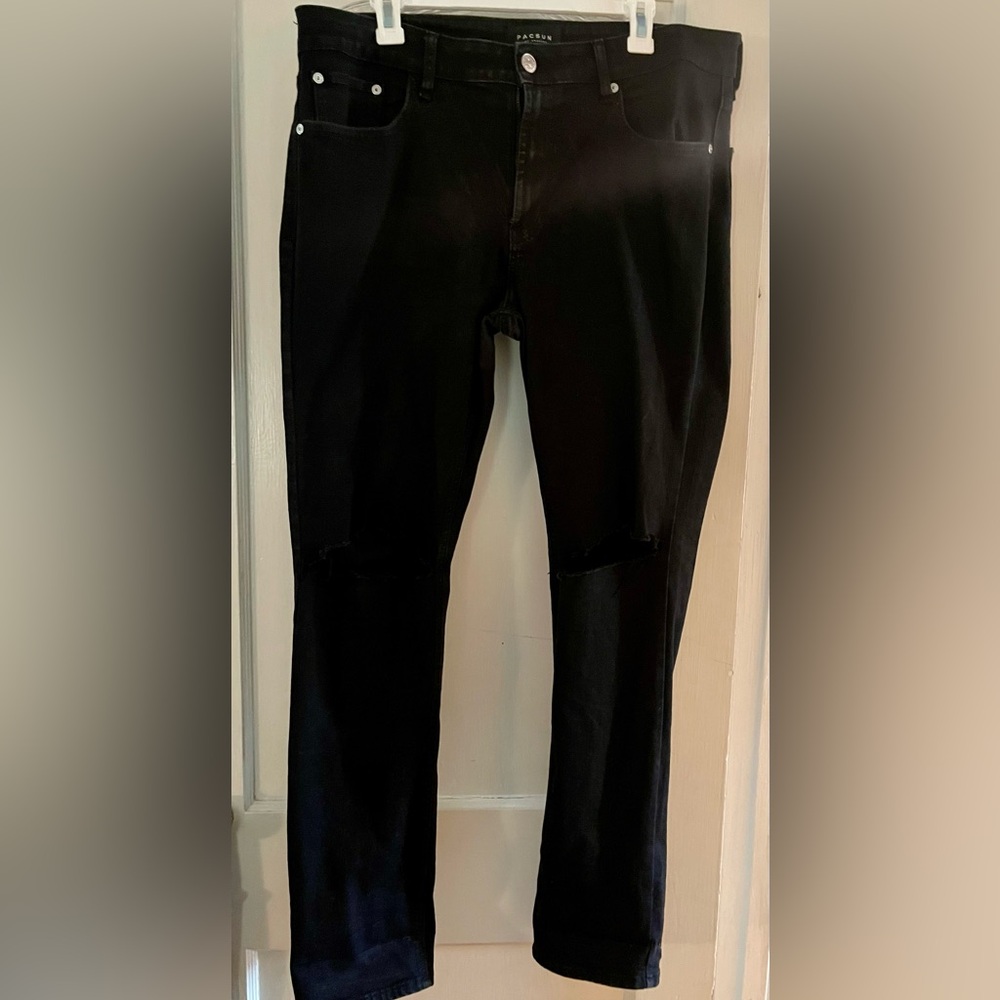 PacSun Men’s Black Distressed Jeans Size 34x32 Slim